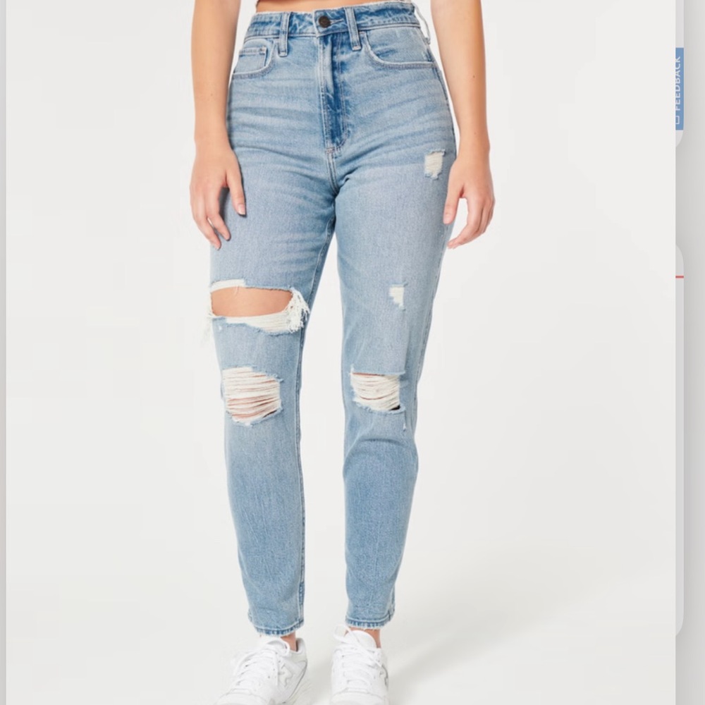 Hollister Curvy Ultra High Rise Mom Jean
